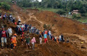 Diez personas mueren tras una riada en la ciudad colombiana de Bello Diez personas mueren tras una riada en la ciudad colombiana de Bello