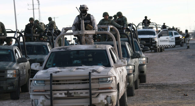 Dos delincuentes capturados y dos muertos durante operativo en Sinaloa, México Dos delincuentes capturados y dos muertos durante operativo en Sinaloa, México