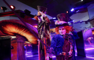 “El Laberinto” de Tim Burton llega a México, mezcla analógica de su mundo único “El Laberinto” de Tim Burton llega a México, mezcla analógica de su mundo único