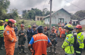 El volcán de Fuego, el más activo en Guatemala, ha iniciado una nueva erupción El volcán de Fuego, el más activo en Guatemala, ha iniciado una nueva erupción