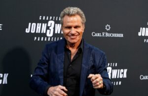 Expulsan a Martin Kove de convención por morder a compañera de ‘Cobra Kai’ Expulsan a Martin Kove de convención por morder a compañera de 'Cobra Kai'