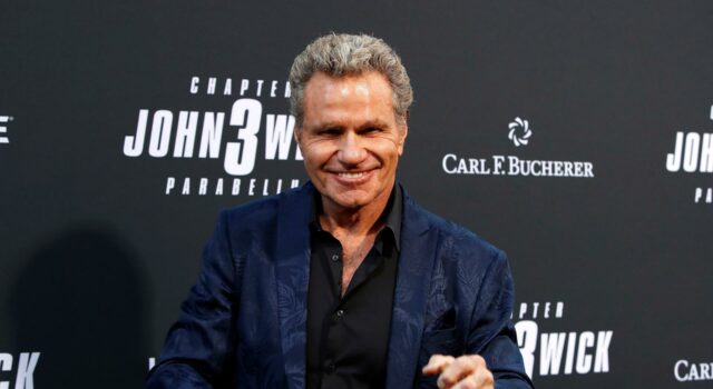 Expulsan a Martin Kove de convención por morder a compañera de ‘Cobra Kai’ Expulsan a Martin Kove de convención por morder a compañera de 'Cobra Kai'
