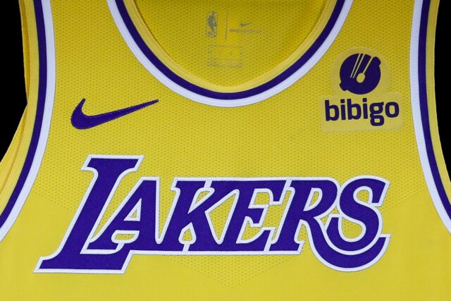 Familia Buss vende los Lakers a Mark Walter por 10 mil millones de dólares