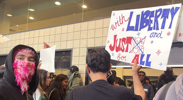 Gobierno de Trump suspende temporalmente redadas masivas contra migrantes en Estados Unidos Gobierno de Trump suspende temporalmente redadas masivas contra migrantes en Estados Unidos