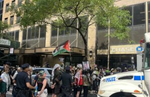 Huelga de hambre frente a ONU protesta guerra en Gaza y apoyo estadounidense Huelga de hambre frente a ONU protesta guerra en Gaza y apoyo estadounidense