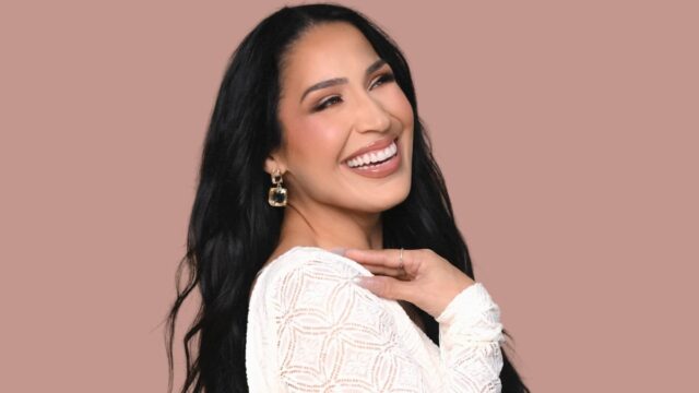 Jennifer Peña lanza ‘Wakala’, marcando el inicio de su nueva etapa musical