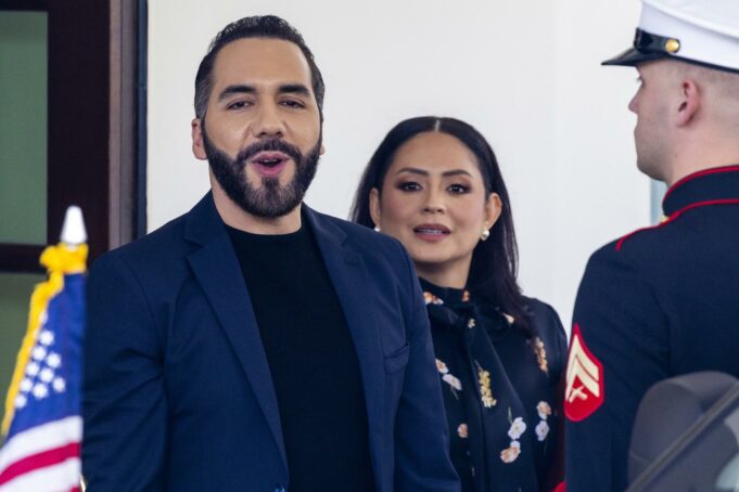 La Marina salvadoreña incauta 6,3 toneladas de cocaína en el océano Pacífico La Marina salvadoreña incauta 6,3 toneladas de cocaína en el océano Pacífico