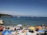 La ola de calor en Francia se prolonga, con temperaturas entre 37 y 40 grados La ola de calor en Francia se prolonga, con temperaturas entre 37 y 40 grados