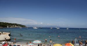 La ola de calor en Francia se prolonga, con temperaturas entre 37 y 40 grados La ola de calor en Francia se prolonga, con temperaturas entre 37 y 40 grados