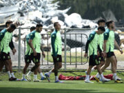 La selección mexicana llega discretamente a Los Ángeles para defender su título La selección mexicana llega discretamente a Los Ángeles para defender su título