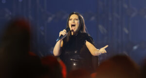 Laura Pausini cantará en gala benéfica Global Gift, presentada por Eva Longoria Laura Pausini cantará en gala benéfica Global Gift, presentada por Eva Longoria