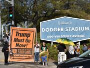 Los Dodgers donan un millón de dólares para apoyar a migrantes en Los Ángeles Los Dodgers donan un millón de dólares para apoyar a migrantes en Los Ángeles