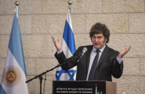 Milei autoriza requisas y detenciones sin orden judicial por parte policial Milei autoriza requisas y detenciones sin orden judicial por parte policial