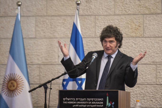 Milei autoriza requisas y detenciones sin orden judicial por parte policial Milei autoriza requisas y detenciones sin orden judicial por parte policial