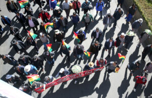 Miles de transportistas protestan en Bolivia por escasez de combustible Miles de transportistas protestan en Bolivia por escasez de combustible