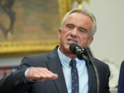 Secretario de Salud de EE. UU. anuncia polémicos nombramientos en comité de vacunas Secretario de Salud de EE. UU. anuncia polémicos nombramientos en comité de vacunas