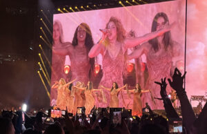 Shakira pospone concierto en Los Ángeles debido a protestas contra redadas de ICE Shakira pospone concierto en Los Ángeles debido a protestas contra redadas de ICE