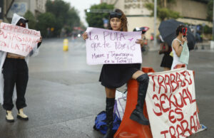 Trabajadoras sexuales protestan en CDMX exigiendo derechos laborales y seguridad social Trabajadoras sexuales protestan en CDMX exigiendo derechos laborales y seguridad social