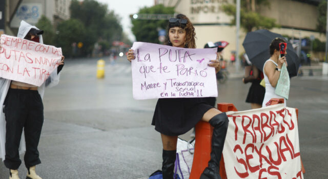 Trabajadoras sexuales protestan en CDMX exigiendo derechos laborales y seguridad social Trabajadoras sexuales protestan en CDMX exigiendo derechos laborales y seguridad social