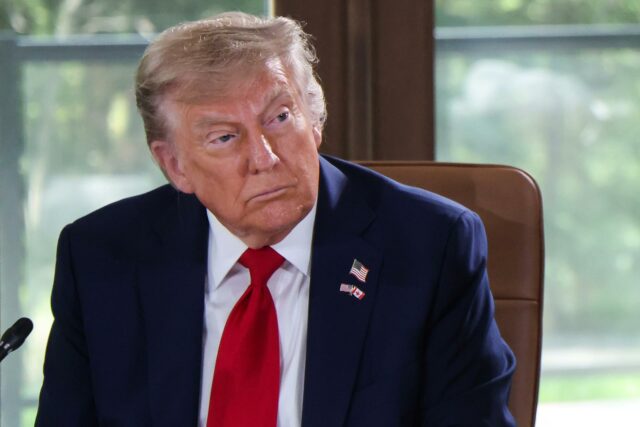 Trump alerta que todas las personas deben abandonar Teherán de forma inmediata