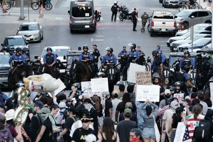 Trump envía 700 soldados a Texas, Florida y Luisiana para operativos migratorios Trump envía 700 soldados a Texas, Florida y Luisiana para operativos migratorios