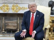 Trump recibe abucheos de parte del público durante su asistencia a un musical Trump recibe abucheos de parte del público durante su asistencia a un musical