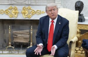 Trump recibe abucheos de parte del público durante su asistencia a un musical Trump recibe abucheos de parte del público durante su asistencia a un musical