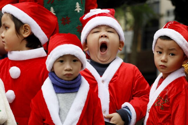 Vietnam elimina límite de dos hijos por familia por baja natalidad