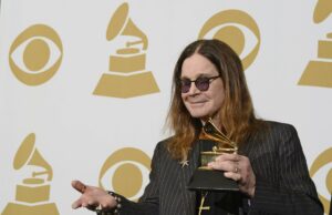 Rockeros y celebridades estadounidenses se despiden con homenaje al legendario Ozzy Osbourne Rockeros y celebridades estadounidenses se despiden con homenaje al legendario Ozzy Osbourne