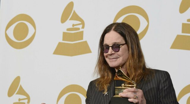 Rockeros y celebridades estadounidenses se despiden con homenaje al legendario Ozzy Osbourne Rockeros y celebridades estadounidenses se despiden con homenaje al legendario Ozzy Osbourne