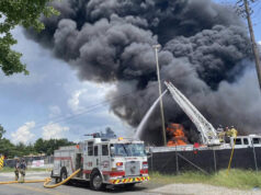 Bomberos de Tuscaloosa enfrentaron un gran incendio y calor extremo simultáneamente Bomberos de Tuscaloosa enfrentaron un gran incendio y calor extremo simultáneamente