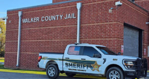 Cinco médicos acusados por muerte de hombre bajo custodia en condado Walker Cinco médicos acusados por muerte de hombre bajo custodia en condado Walker