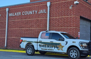 Cinco médicos acusados por muerte de hombre bajo custodia en condado Walker Cinco médicos acusados por muerte de hombre bajo custodia en condado Walker