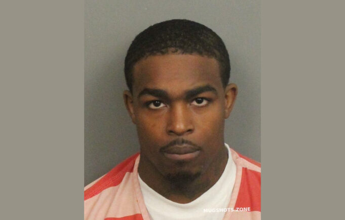 Delincuente condenado sentenciado a más de cinco años por cargo de armas Delincuente condenado sentenciado a más de cinco años por cargo de armas