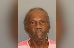 Hombre de 69 años, buscado por intento de asesinato, arrestado en el oeste de Birmingham Hombre de 69 años, buscado por intento de asesinato, arrestado en el oeste de Birmingham