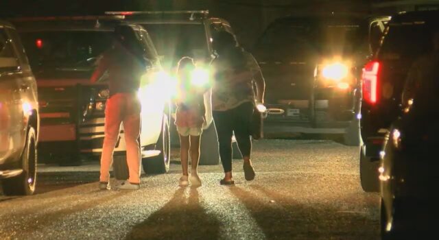 Niña de Centreville regresa a casa tras una pesadilla la noche del martes Niña de Centreville regresa a casa tras una pesadilla la noche del martes