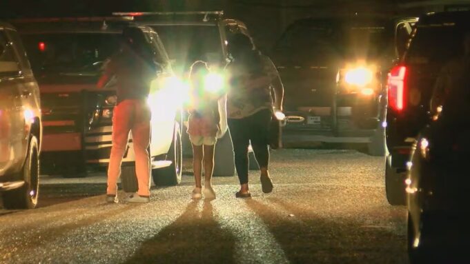 Niña de Centreville regresa a casa tras una pesadilla la noche del martes Niña de Centreville regresa a casa tras una pesadilla la noche del martes