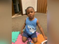 Niño de 3 años muere tras ser dejado en un auto caliente en Birmingham Niño de 3 años muere tras ser dejado en un auto caliente en Birmingham