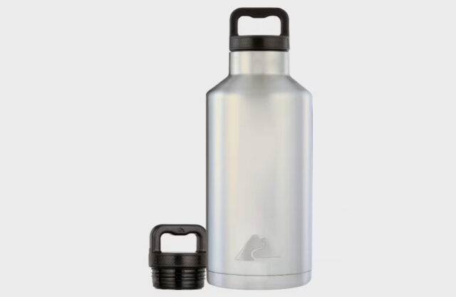 Walmart retira botellas tras cegera permanente de dos personas por tapas expulsadas