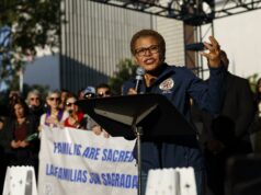Alcaldesa de Los Ángeles desafía a Trump y promete firmeza ante migrantes Alcaldesa de Los Ángeles desafía a Trump y promete firmeza ante migrantes