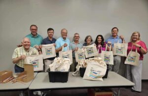 Club Kiwanis y Biblioteca Homewood se unen para ayudar a niños Club Kiwanis y Biblioteca Homewood se unen para ayudar a niños