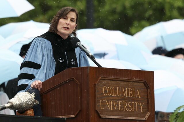 Columbia pagará 200 millones para resolver conflicto legal con Donald Trump