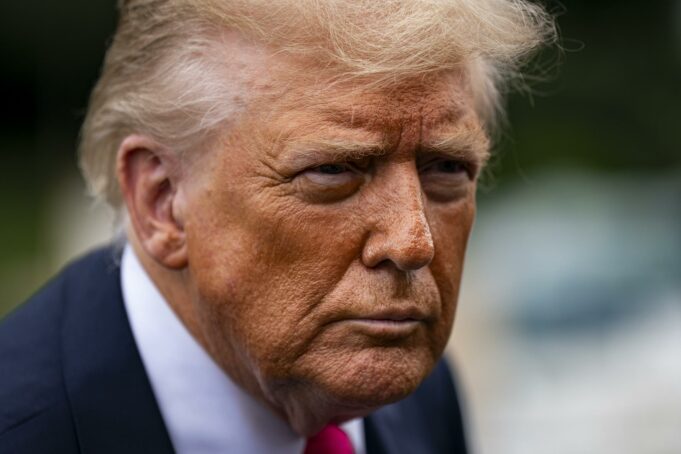 Demandan a Trump por restringir asesoría legal a migrantes en Alligator Alcatraz Demandan a Trump por restringir asesoría legal a migrantes en Alligator Alcatraz