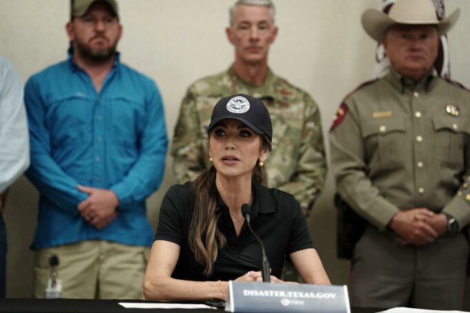 EE.UU. usará TV e Internet para fomentar la autodeportación de migrantes EE.UU. usará TV e Internet para fomentar la autodeportación de migrantes