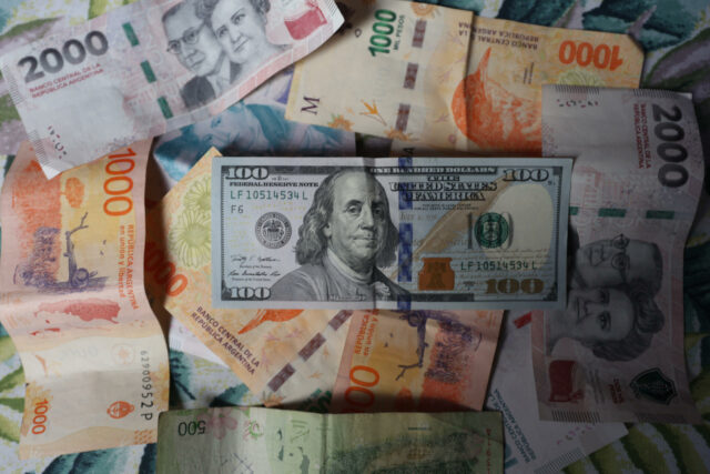 El dólar alcanza su mayor valor desde flexibilización cambiaria en Argentina