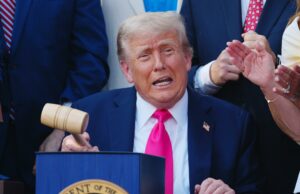 Empresa de Trump lanza streaming patriótico con premios para usuarios frecuentes y activos Empresa de Trump lanza streaming patriótico con premios para usuarios frecuentes y activos