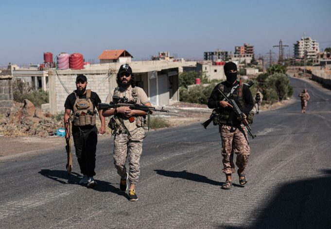 Evacúan 1.500 beduinos cercados en Siria tras tensa calma y alto fuego Evacúan 1.500 beduinos cercados en Siria tras tensa calma y alto fuego