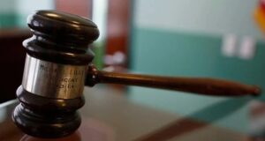 Hombre de Birmingham condenado a 36 años por delitos de armas y drogas Hombre de Birmingham condenado a 36 años por delitos de armas y drogas