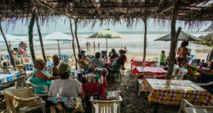 Hoteleros del sur de México trabajan para reactivar turismo tras huracanes Hoteleros del sur de México trabajan para reactivar turismo tras huracanes