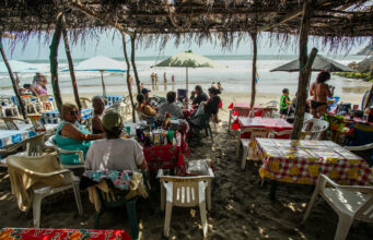 Hoteleros del sur de México trabajan para reactivar turismo tras huracanes Hoteleros del sur de México trabajan para reactivar turismo tras huracanes